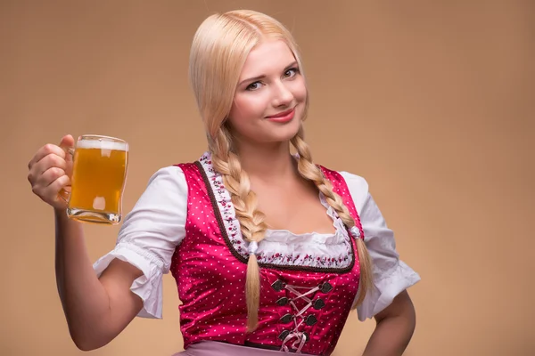 Junge sexy Blondine im Dirndl — Stockfoto