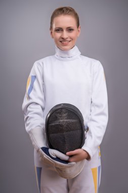 Eskrim çekici genç bir kadın