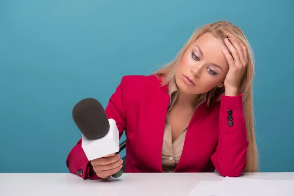 Very beautiful TV presenter — Stock Photo, Image