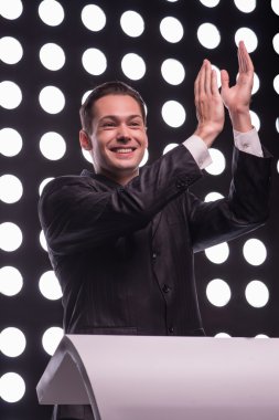 Çekici star Tv sunucusu