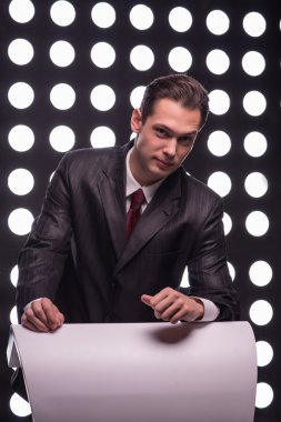 Çekici star Tv sunucusu