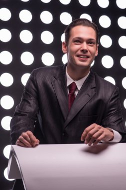 Çekici star Tv sunucusu