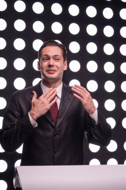 Çekici star Tv sunucusu