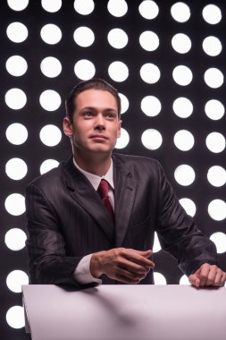 Çekici star Tv sunucusu