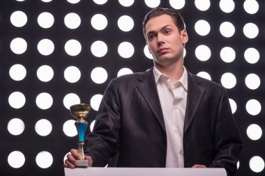 Çekici star Tv sunucusu