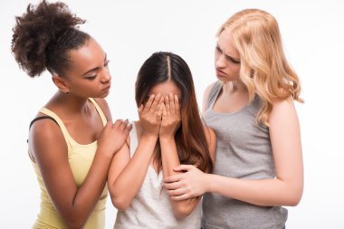 arkadaşlar hep birlikteyiz.