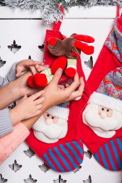 Mom and daughter preparing for Christmas — Stock Photo, Image