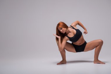 Germe kadın jimnastikçi