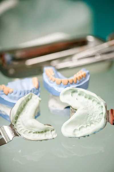 Pracy stomatologa nie jest tak łatwo — Zdjęcie stockowe