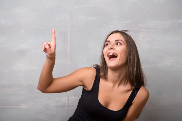 Athletic-looking young sexy girl — Stock Photo, Image