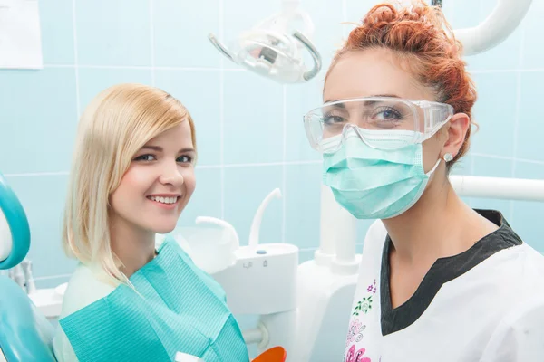 Work of dentist is not so easy — Stock Photo, Image