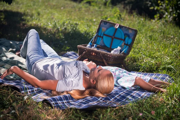 Picnic is always pleasure — Stock Photo, Image