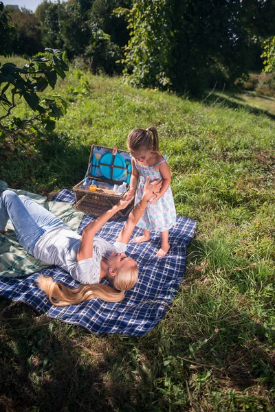 Piknik jest zawsze przyjemność — Zdjęcie stockowe