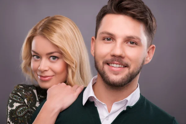 Adorável casal bonito — Fotografia de Stock