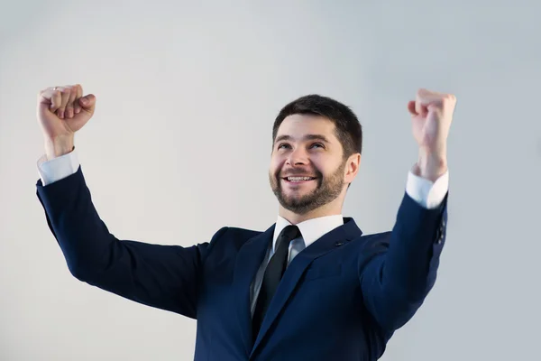 Schöner junger Mann — Stockfoto