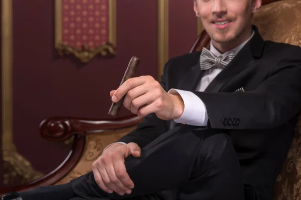 Handsome man with cigar — Stock Photo, Image