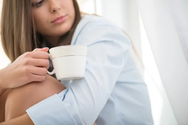 Nettes Mädchen am Morgen — Stockfoto