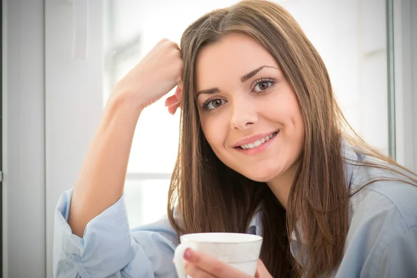 Linda chica en la mañana — Foto de Stock