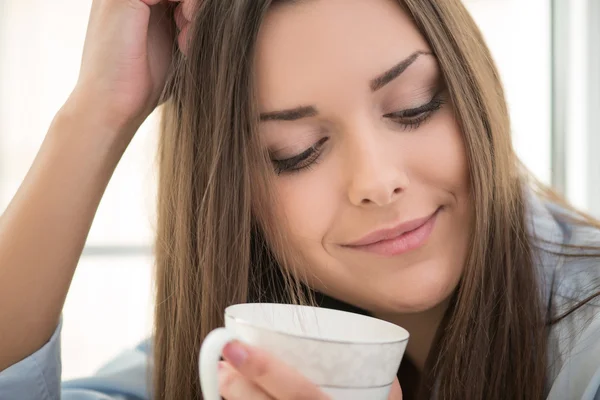 Trevlig tjej på morgonen — Stockfoto