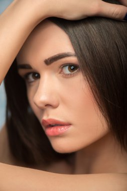 güzel bir kız banyoda