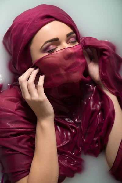 Beautiful girl in the bathroom — Stock Photo, Image