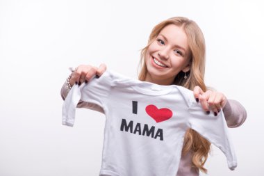 W izole anne seviyorum babysuit tutan genç çekici kadın