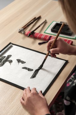 Geleneksel Japonca veya Çince Hat