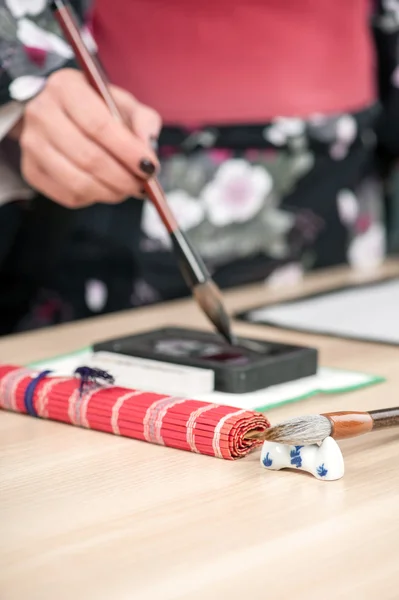 Caligrafia tradicional japonesa ou chinesa — Fotografia de Stock