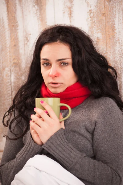 Frustrado chica enferma con taza —  Fotos de Stock