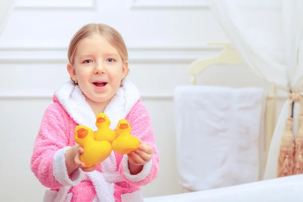 Cute little girl in the bathroom — Stock Photo, Image