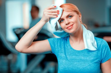 Çekici Olgun kadın spor kulübü