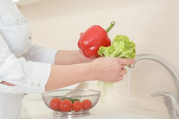 Cooking vegetables in the home kitchen — Stock Photo, Image