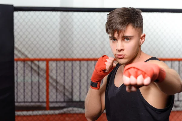 Kickboxer in the gym — Stock Photo, Image