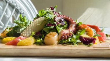 Çok lezzetli taze pişirme salata