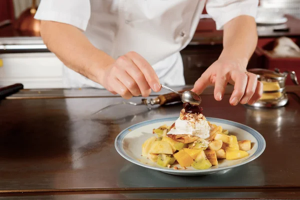 Postre dulce en el restaurante —  Fotos de Stock