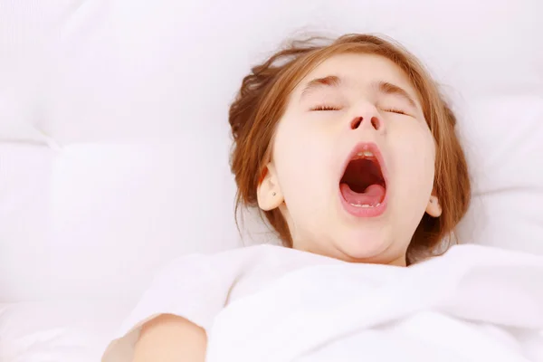 ребенок спит с открытым ртом. спящий ребенок. спящие дети с открытым ртом. спящий новорожденный. дети скит.