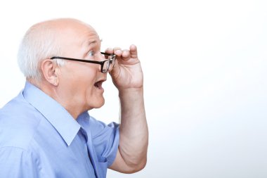 Sürpriz dedesi merak gösterilen