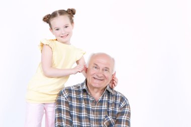 Dedesi büyük kızı ile 