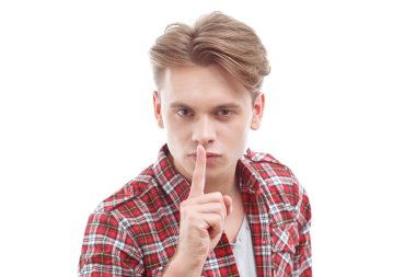 Parmak ağız önünde güzel adam