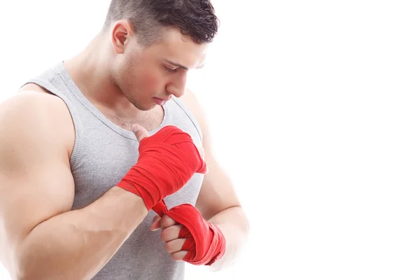 Gespierde man tijdens training — Stockfoto