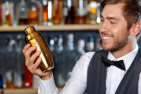 Handsome bartender during work — Stock Photo, Image
