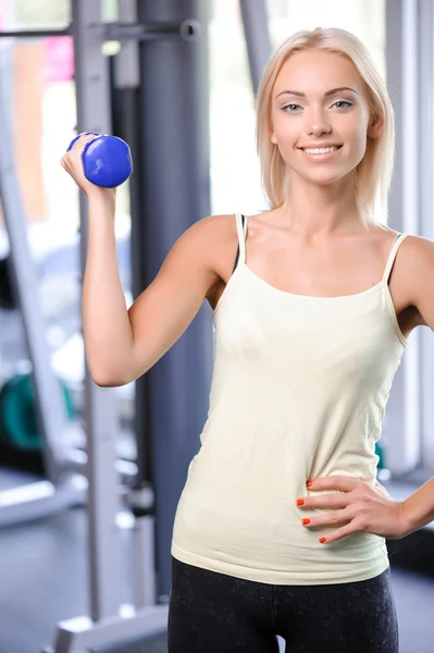 Fit   woman with dumbbell — Stock Photo, Image