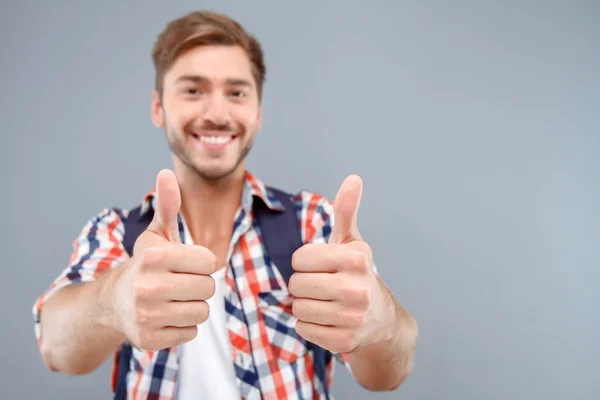 Estudante feliz expressando emoções — Fotografia de Stock