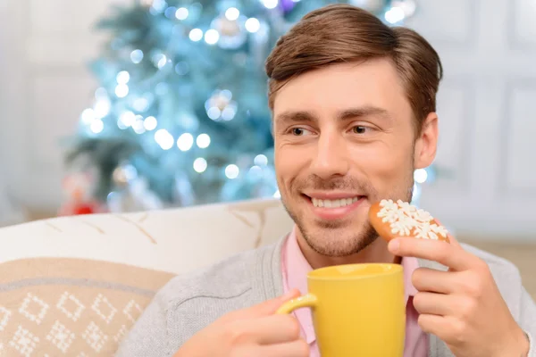 Nice man drinking tea — Stock Photo, Image