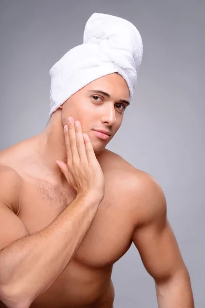 Handsome guy after a shower — Stock Photo, Image