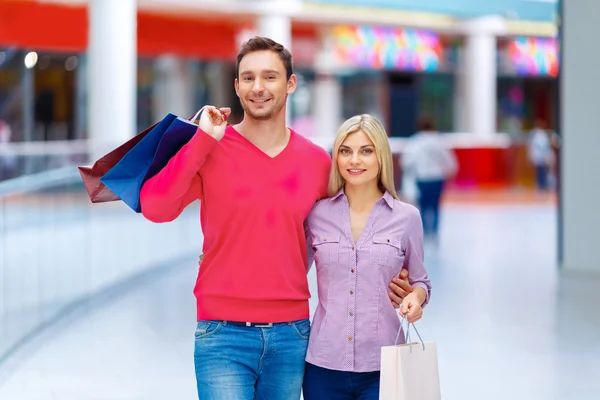 Loving couple having shopping — Stock Photo, Image
