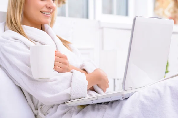 Hotel resident enjoying herself. — Stock Photo, Image