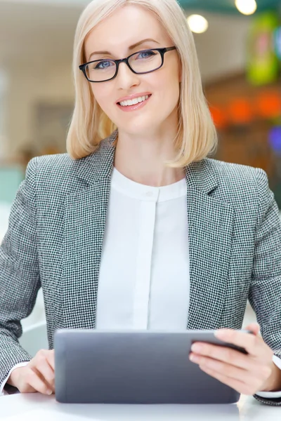 Nice businesswoman working in the cafe — Stock Photo, Image