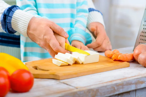 Família feliz cozinhar juntos — Fotografia de Stock