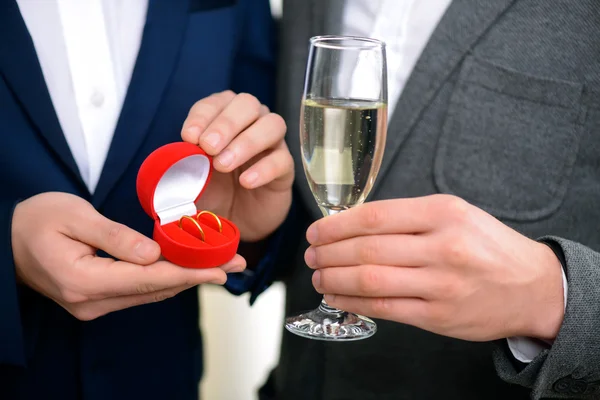 Happy guys celebrating wedding — Stock Photo, Image